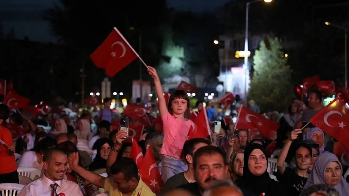 İnegöl 15 Temmuz'un yıl dönümünde yine meydanlarda