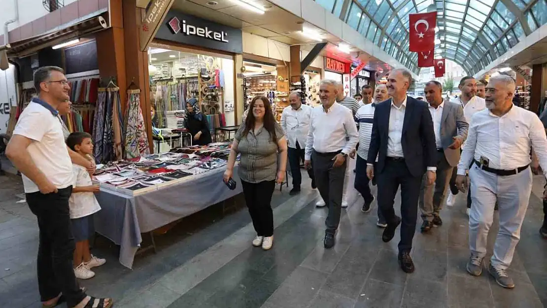 İnegöl çarşısında alışveriş şenliği bereketi