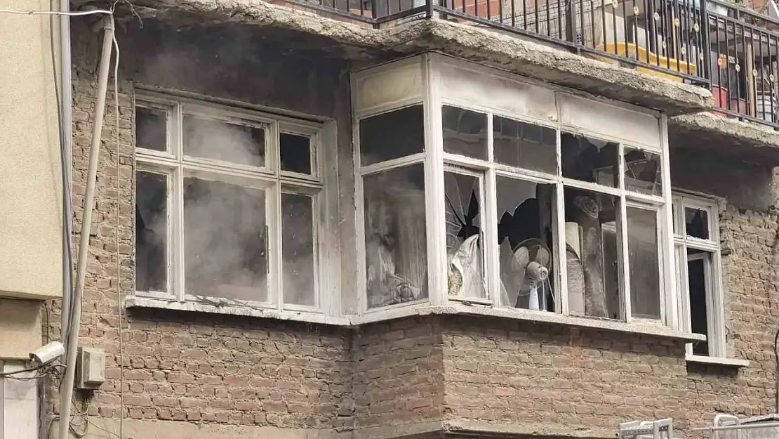 İnegöl'de 2 katlı ev alevlere teslim oldu