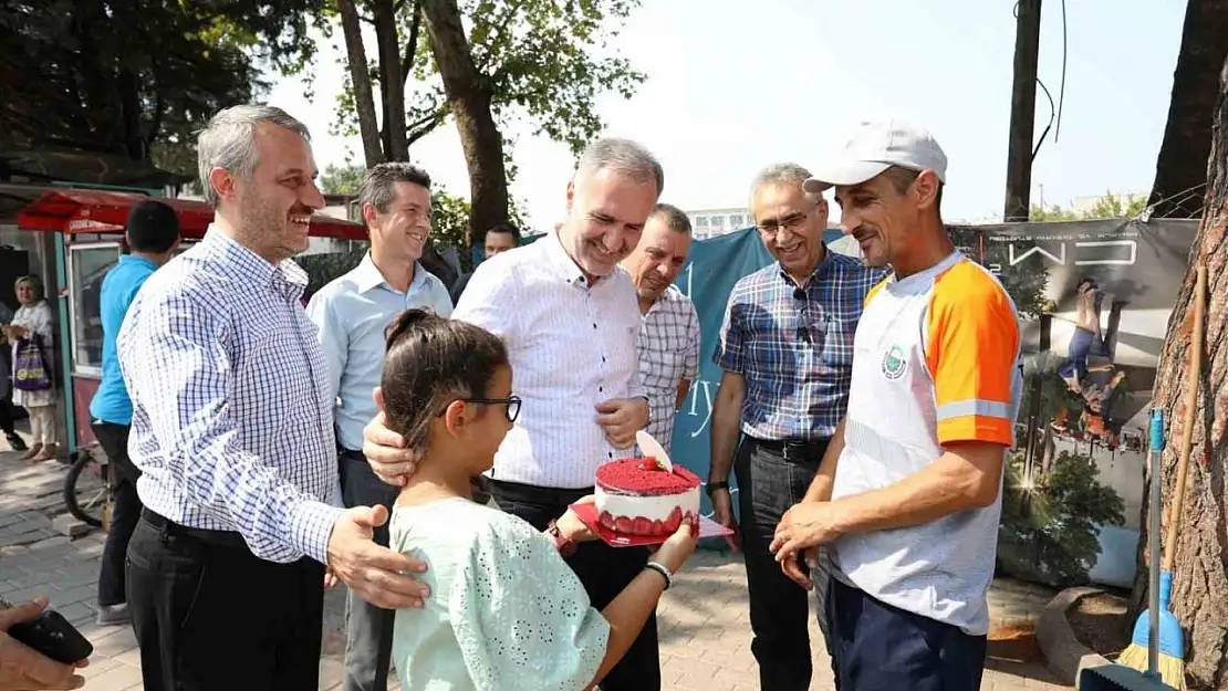 İnegöl'de ilk akıllı durak hizmete girdi