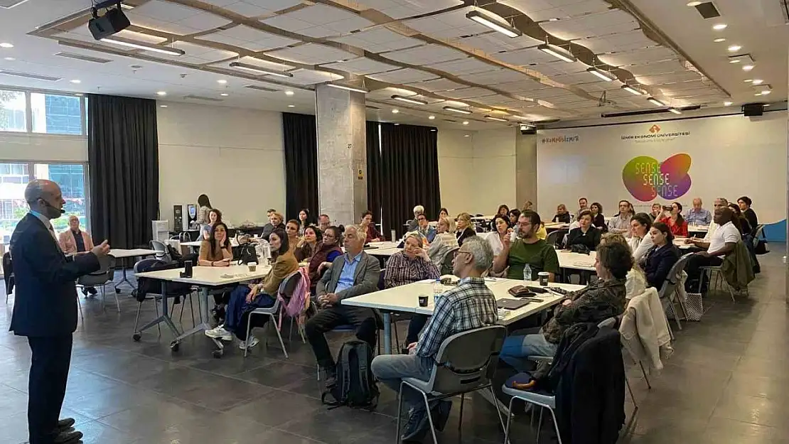 İngiliz profesörden İzmir Ekonomi'ye tam not