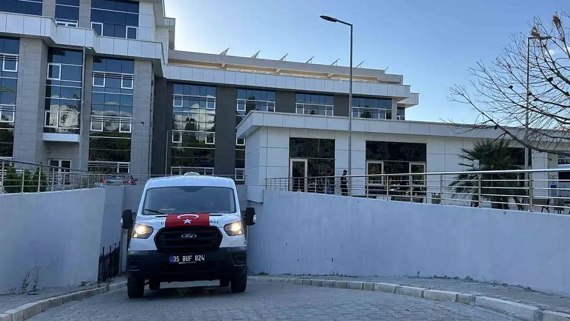 İsrail'in katlettiği Ayşenur Ezgi Eygi'nin cenazesi İzmir'den Aydın'a götürüldü