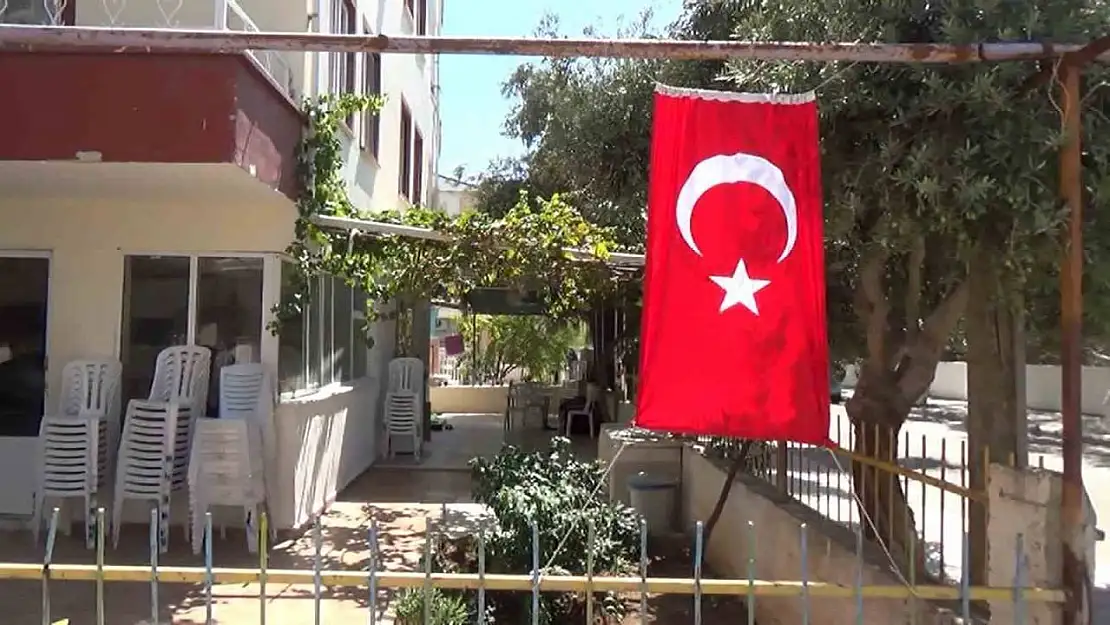 İsrail'in katlettiği Ayşenur'un ata evi Türk bayraklarıyla donatıldı