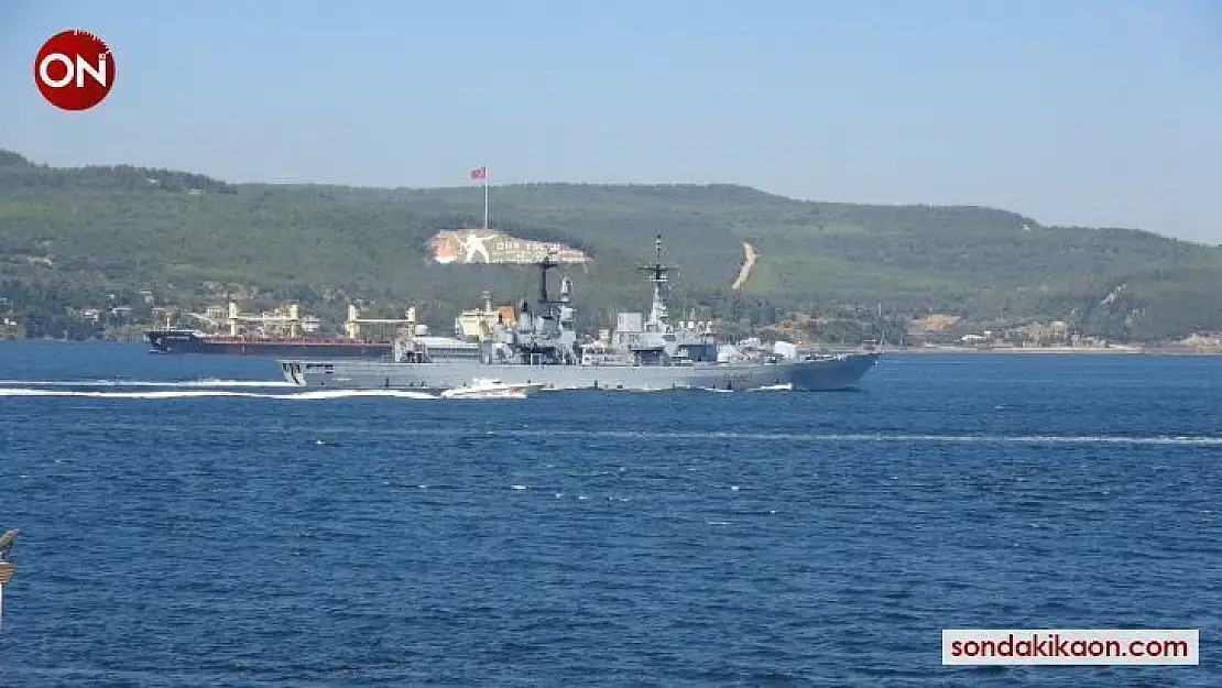 İtalya savaş gemisi Çanakkale Boğazı'ndan geçti