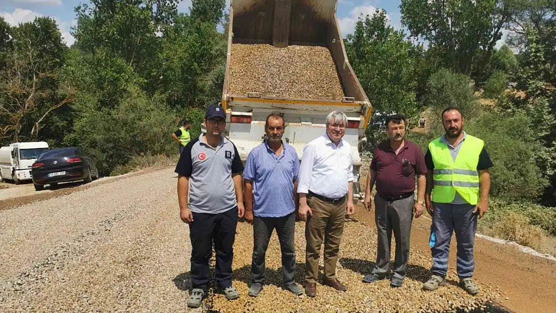 İvrindi'de kırsal mahalle yolları asfaltlanıyor