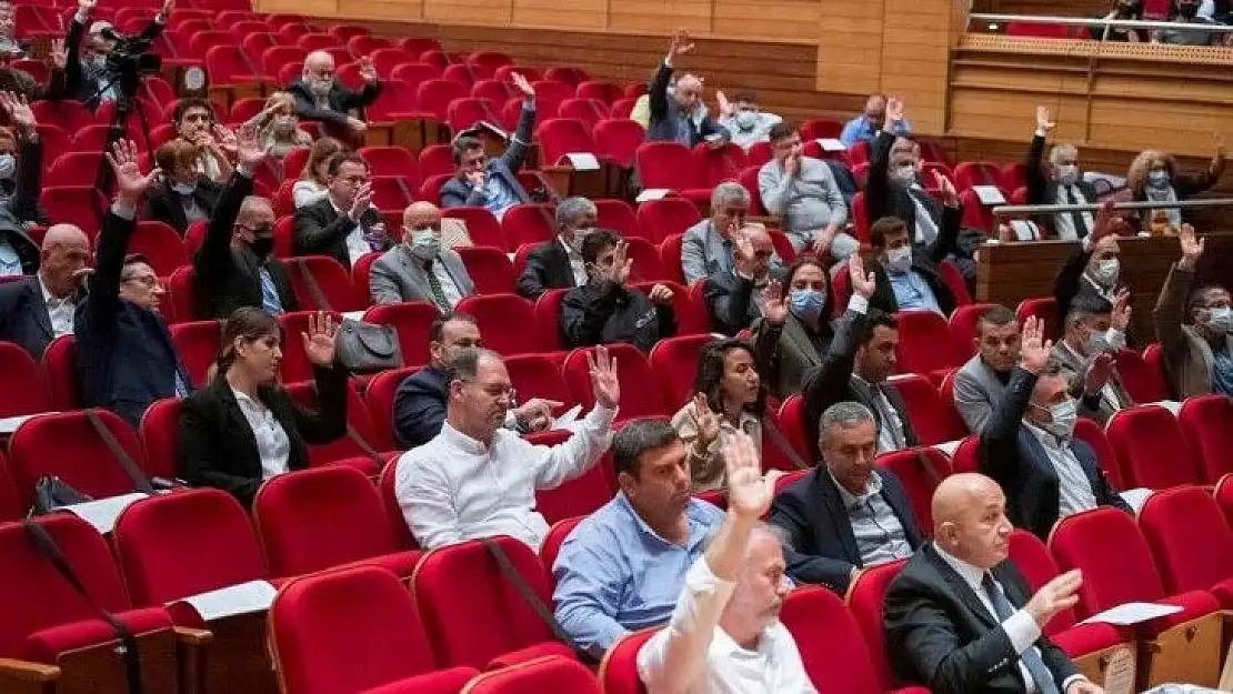 İzmir Büyükşehir Meclisinde depremzedeleri sevindiren karar