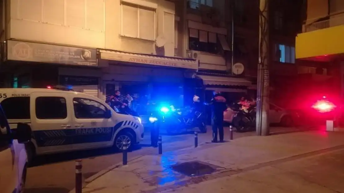 İzmir'de 'dur' ihtarına uymayan araç kaza yaptı