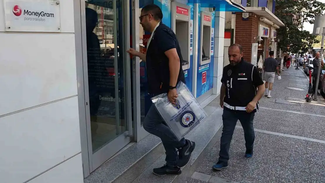 İzmir'de 300 milyonluk vurgunla ilgili bankada arama