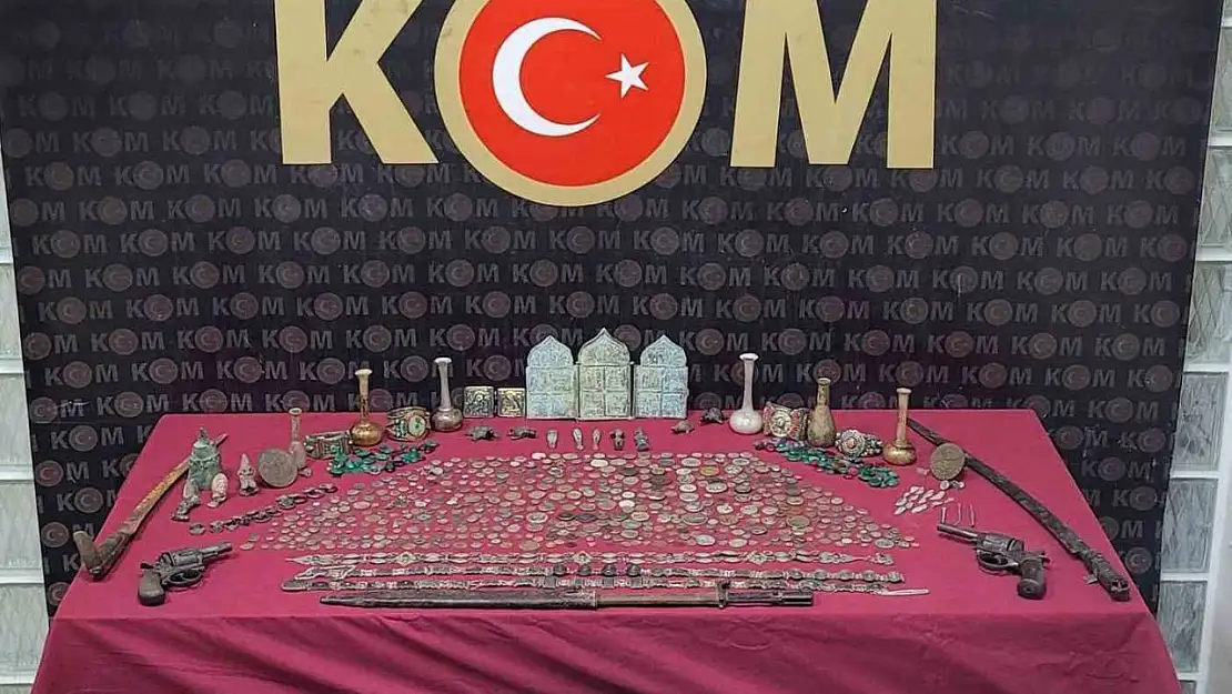 İzmir'de 9 milyon 500 TL değerinde tarihi eser ele geçirildi