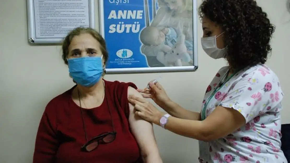 İzmir'de aşılama son sürat devam ediyor