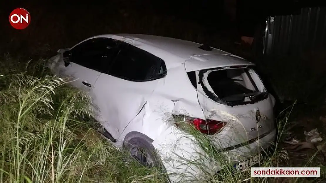 İzmir'de boş araziye uçan otomobilin sesini duyan vatandaşlar: 'Arkadaki bina yıkıldı sandık'