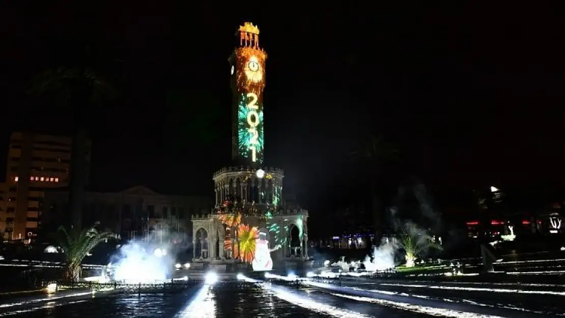 İzmir'de çevrim içi yılbaşı coşkusu