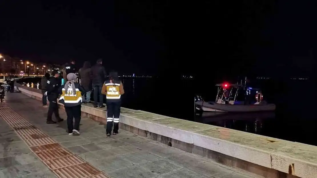 İzmir'de denizde erkek cesedi bulundu