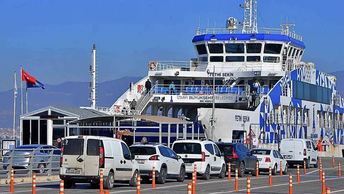 İzmir'de feribot tarifesine düzenleme