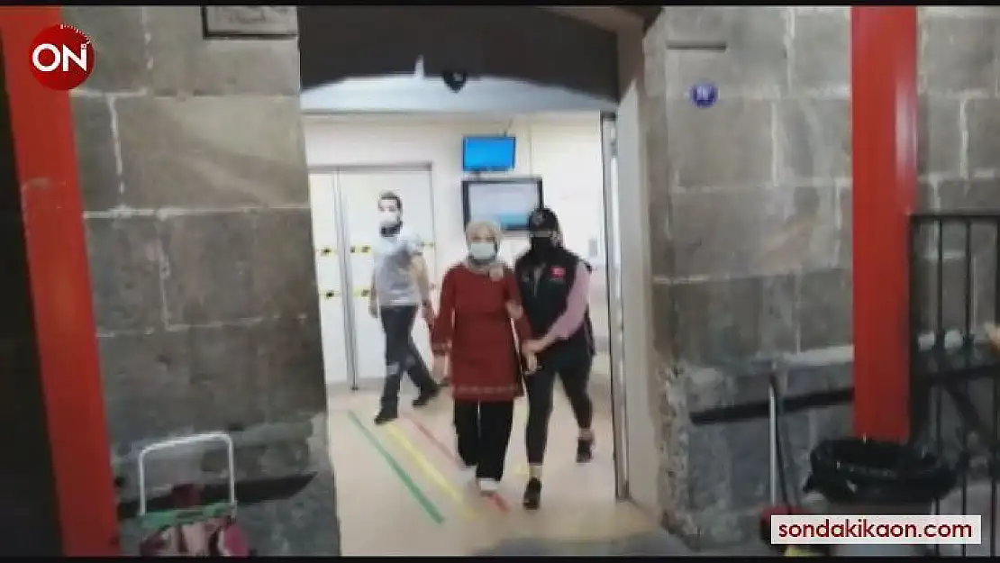 İzmir'de FETÖ operasyonu: Bölge Talebe Mesulü saklandığı adreste yakalandı