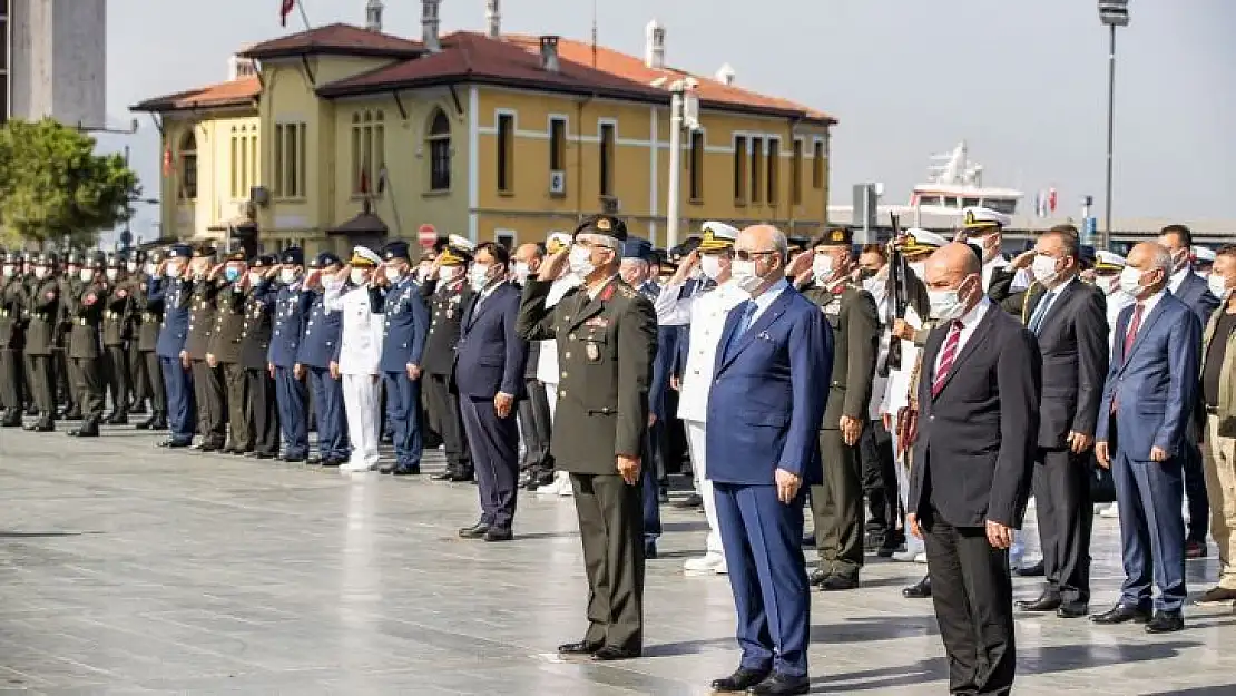 İzmir'de Gaziler Günü töreni
