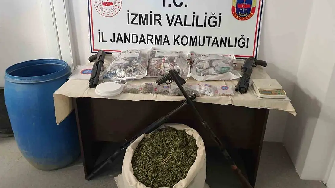 İzmir'de jandarmadan uyuşturucu baskını, 2 gözaltı