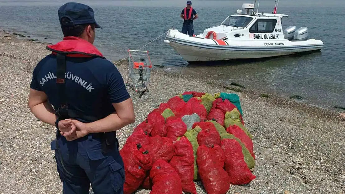 İzmir'de kaçak su avı operasyonu: 17 şahsa işlem