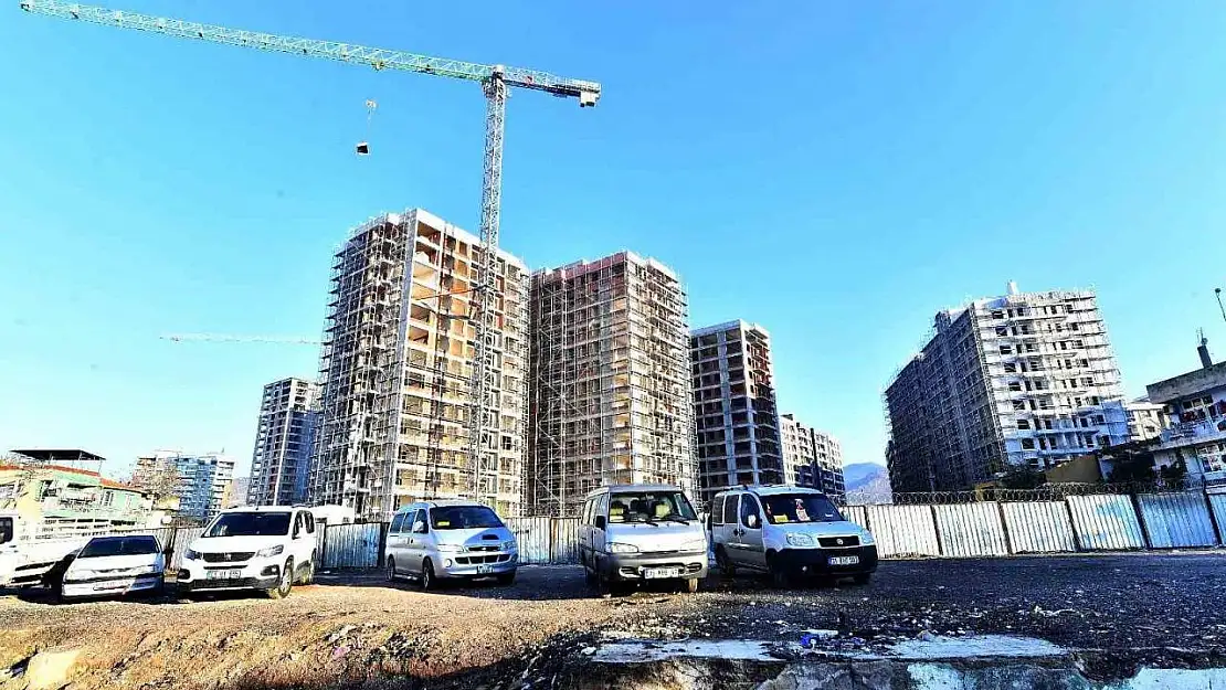 İzmir'de kentsel dönüşüm proje alanları kooperatiflerden teslim alındı