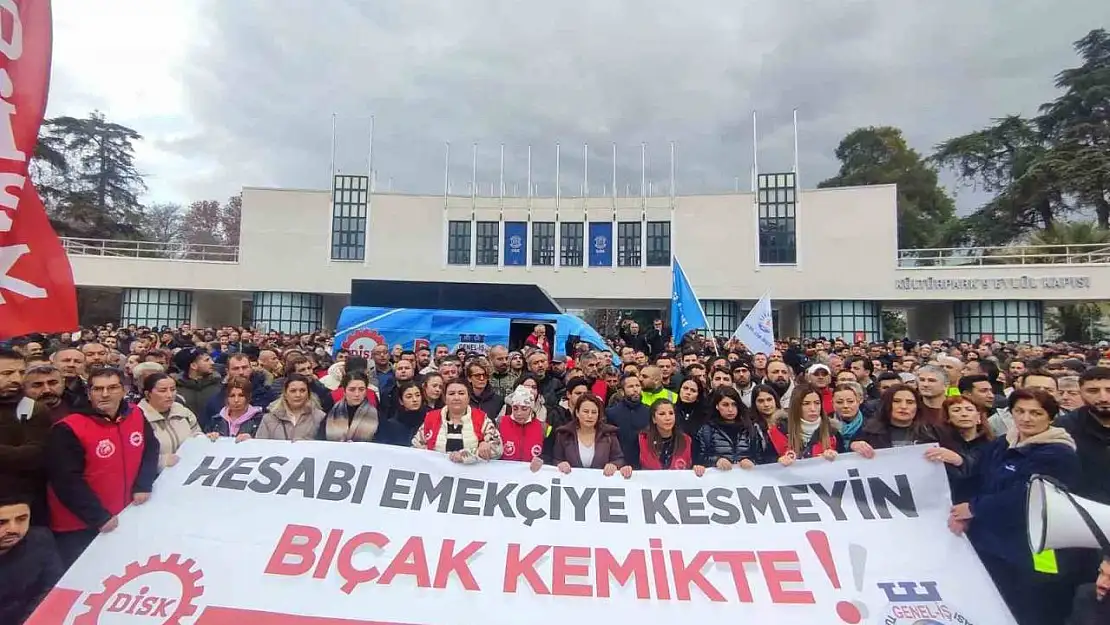 İzmir'de maaş krizi: Binlerce işçi iş bıraktı