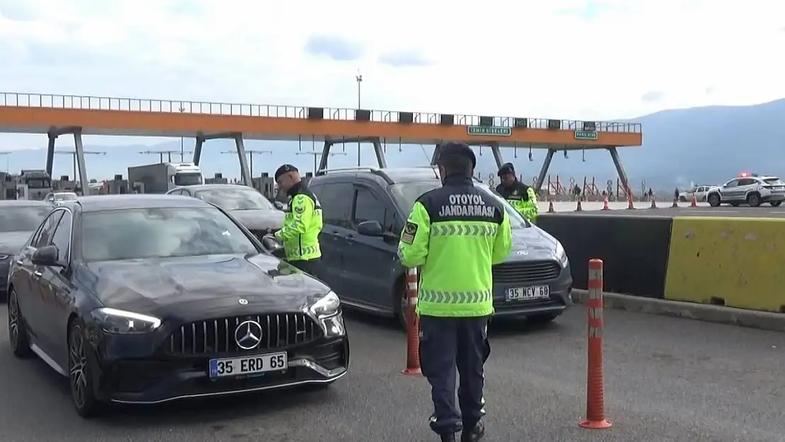 İzmir'de otoyolların güvenliği jandarmaya emanet