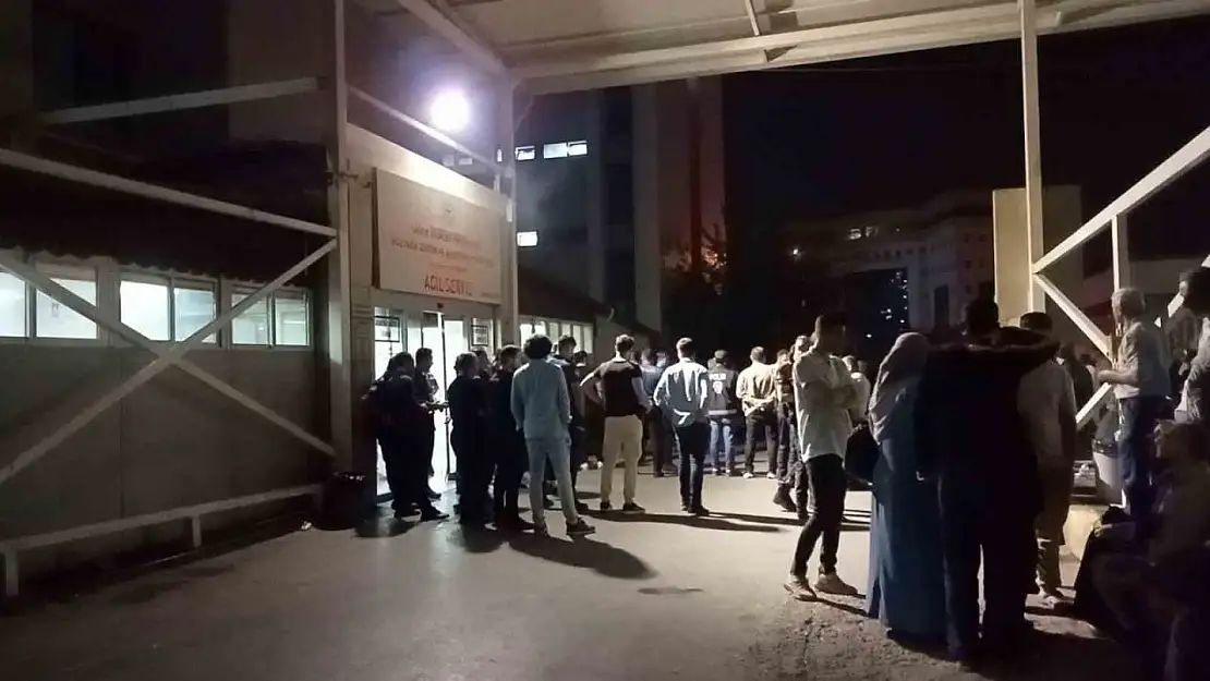İzmir'de silahlı kavga: 1'i ağır 5 yaralı