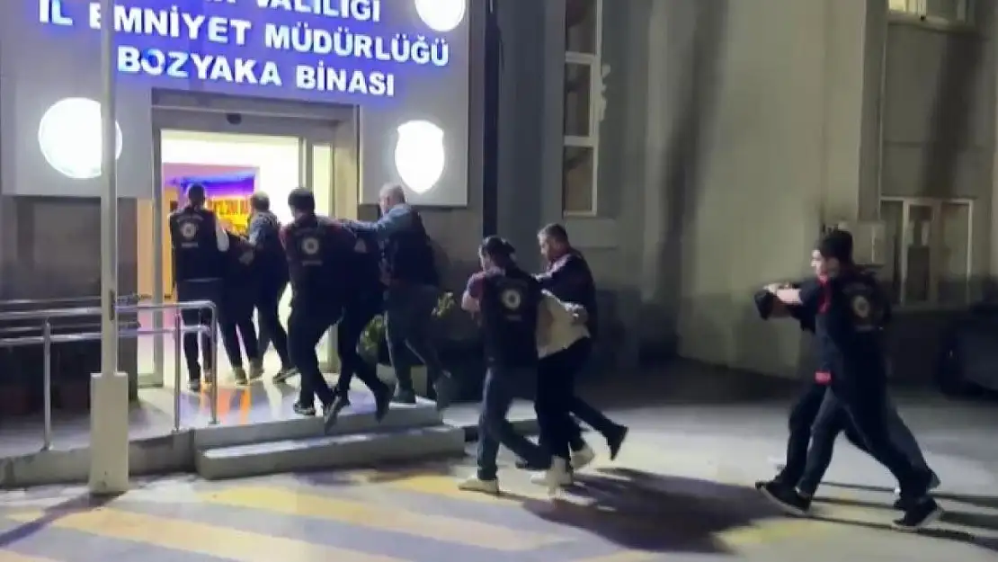 İzmir'de silahlı saldırı olayının şüphelileri saklandıkları adreste kıskıvrak yakalandı