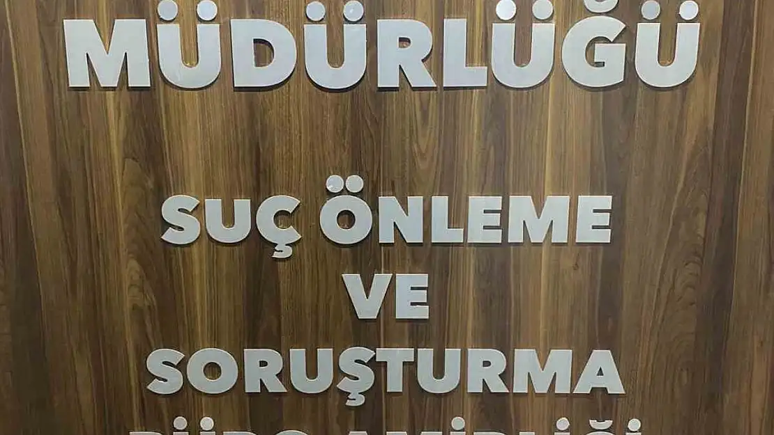 İzmir'de suçüstü yakalanan 2 zehir taciri tutuklandı