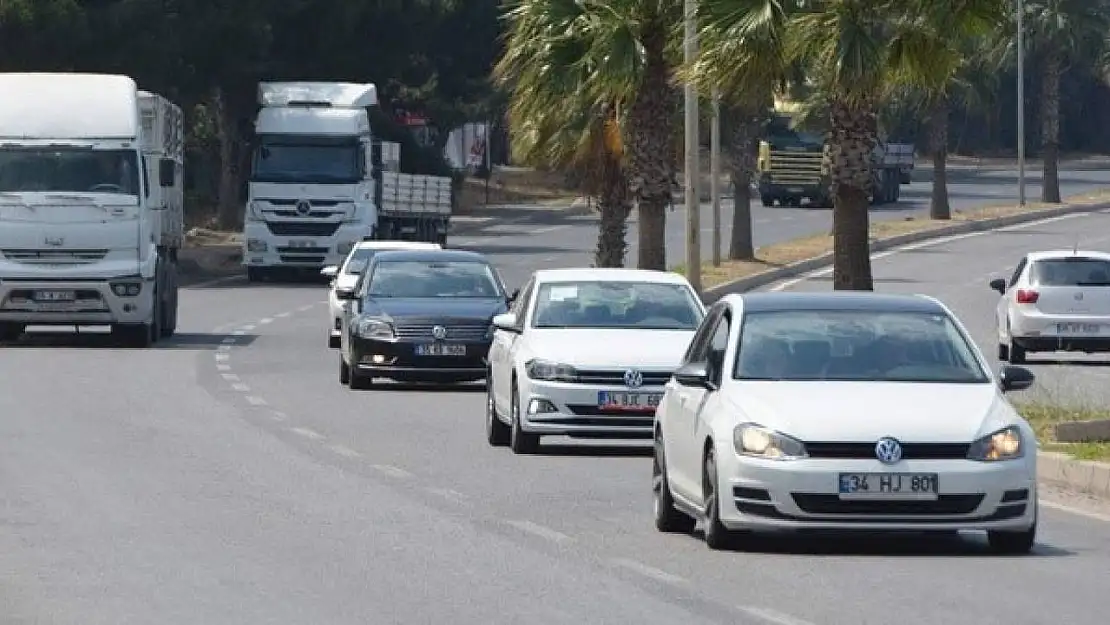 İzmir'de trafiğe kayıtlı araç sayısı yüzde 8 arttı