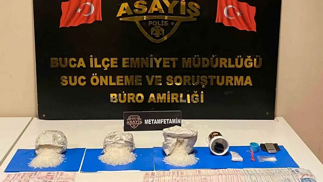 İzmir'de uyuşturucuya 2 gözaltı