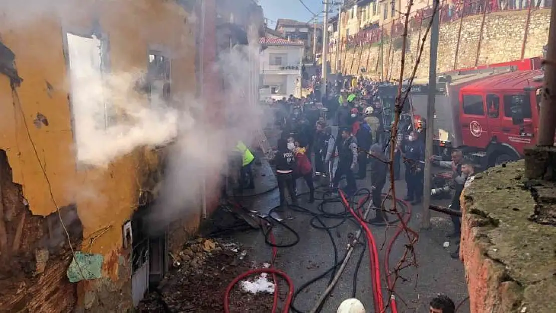 İzmir'de yangın dehşeti: 3 çocuk hayatını kaybetti