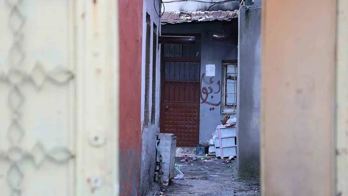 İzmir'de yaşayan bazı Suriyeliler dönüş hazırlığında: İlanlar veriliyor