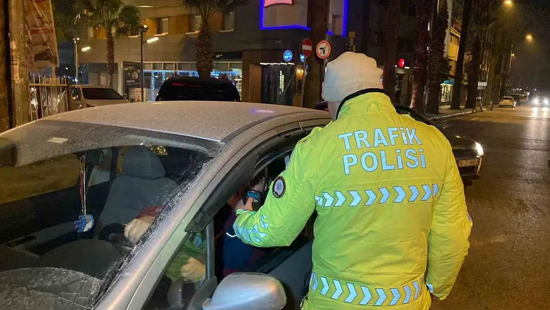 İzmir'de yılbaşı gecesi bin 432 trafik polisi görevde