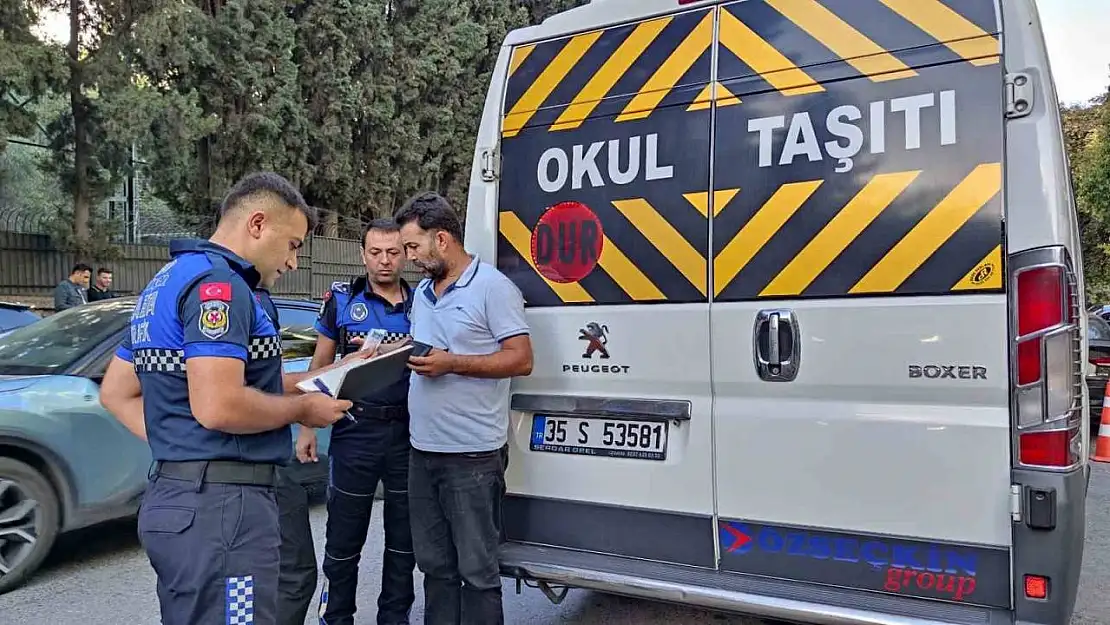 İzmir'de zabıtadan servis araçlarına sıkı denetim