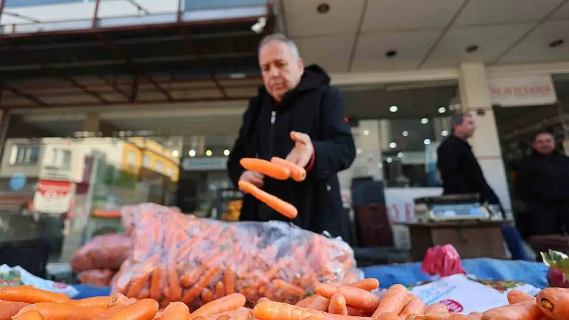 İzmir'deki bu pazar tarihi 1800'lü yıllara dayanan Türkiye'nin en büyük pazarı