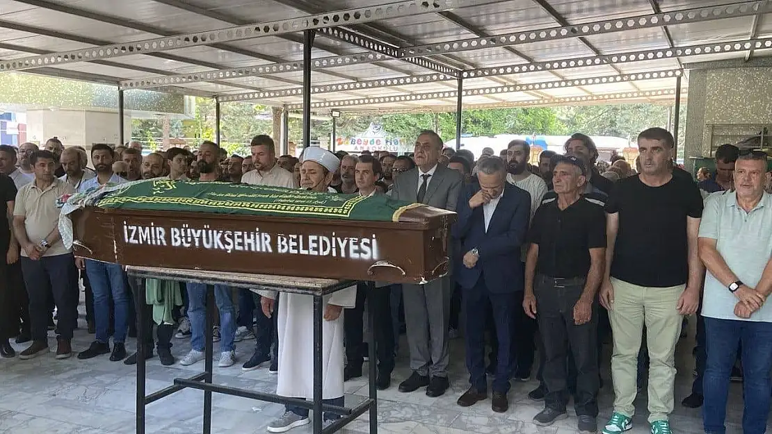 İzmir'deki orman yangınında ölen 3 kişi toprağa verildi