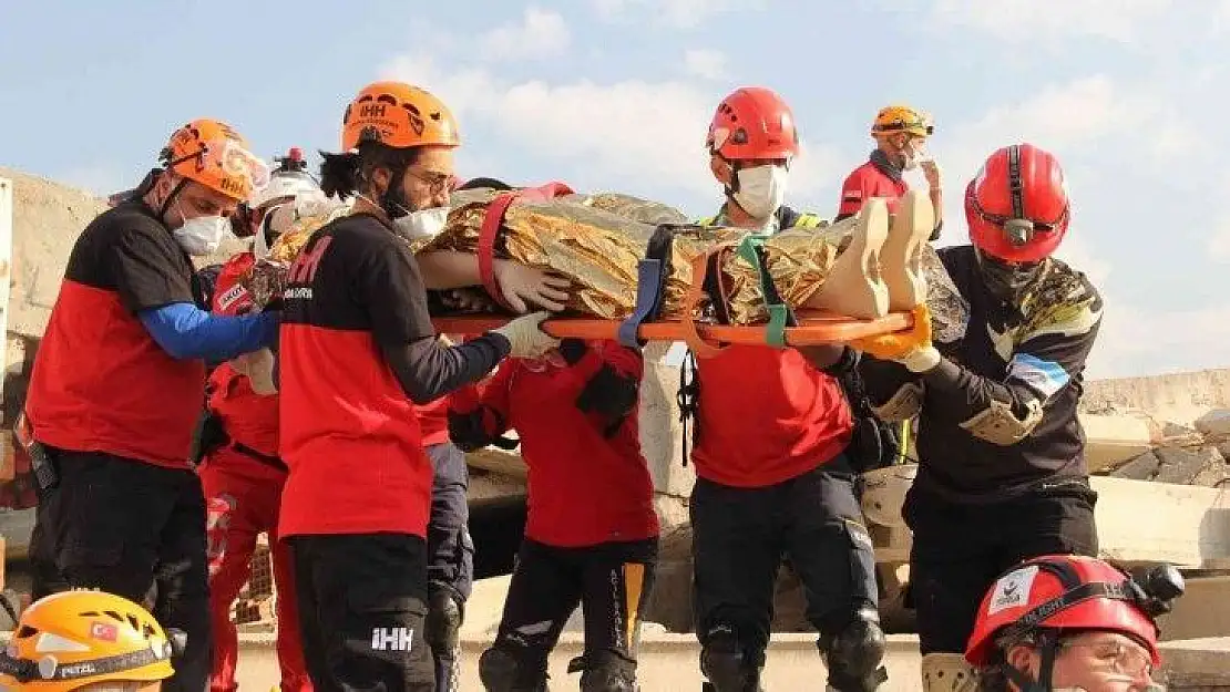 İzmir Depremi'nin yıldönümünde tatbikat gerçekleştirildi