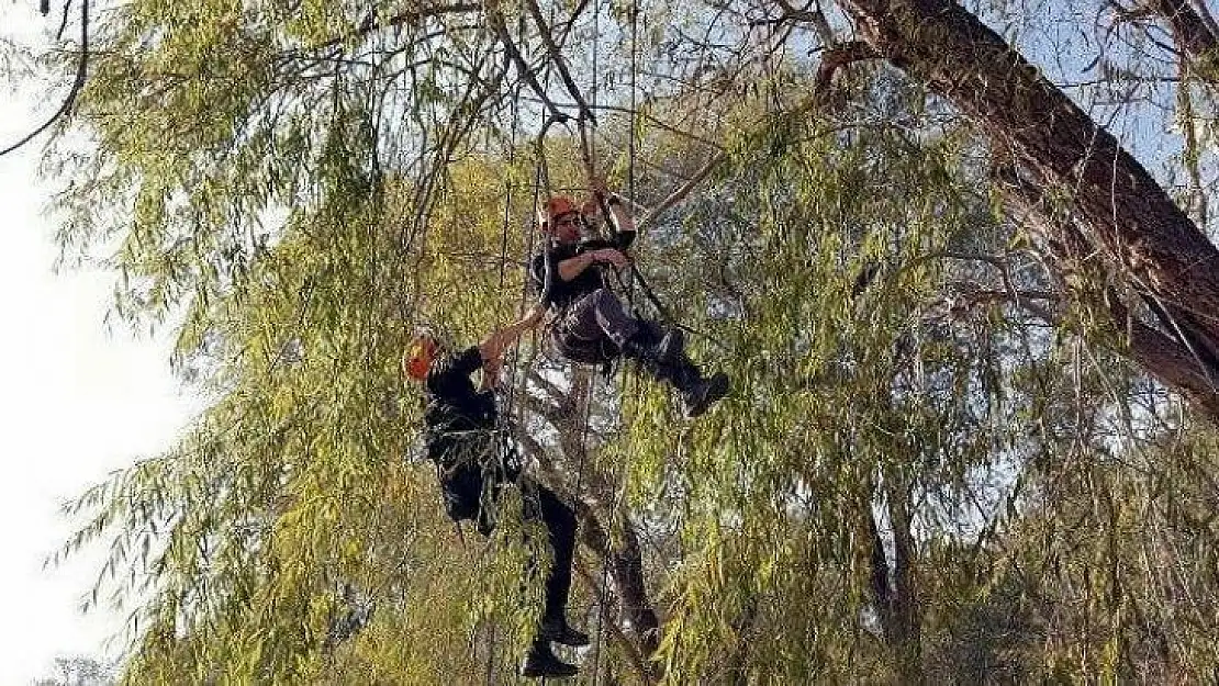 İzmir depreminden etkilenip gönüllü arama kurtarma ekibi kurdular