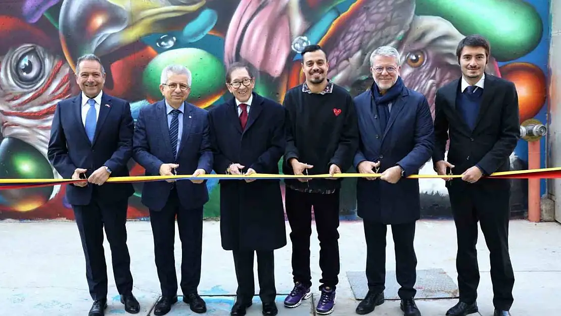 İzmir Ekonomi'de 'Kolombiya' rüzgarı