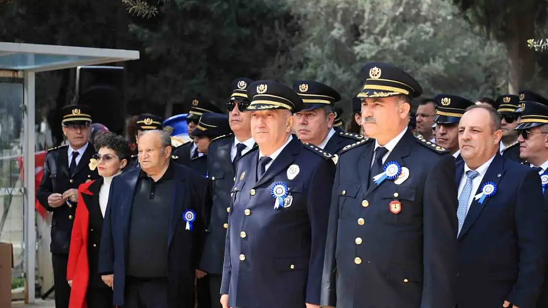 İzmir Emniyeti'nden şehitlik ziyareti