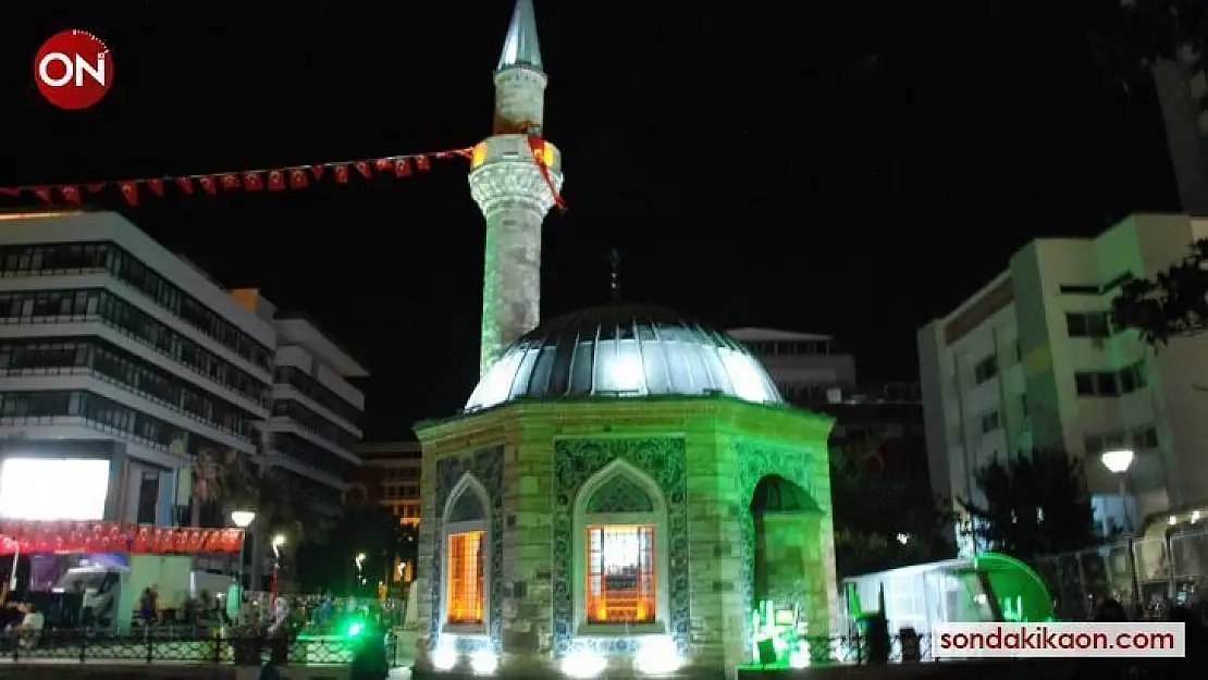 İzmir'in 15 Temmuz anması sela ile son buldu