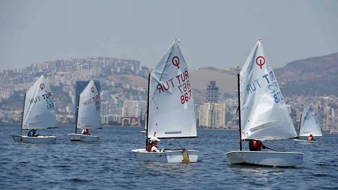 İzmir Körfez Festivali'nde renkli görüntüler