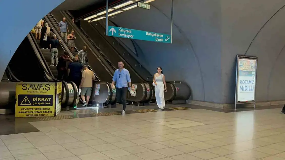 İzmir Metro'sunda yürüyen merdiven arızalandı, 9 kişi yaralandı