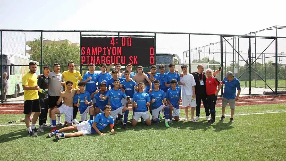 İzmir Pınargücü, TFF U17 Türkiye Şampiyonası'nda şampiyon oldu