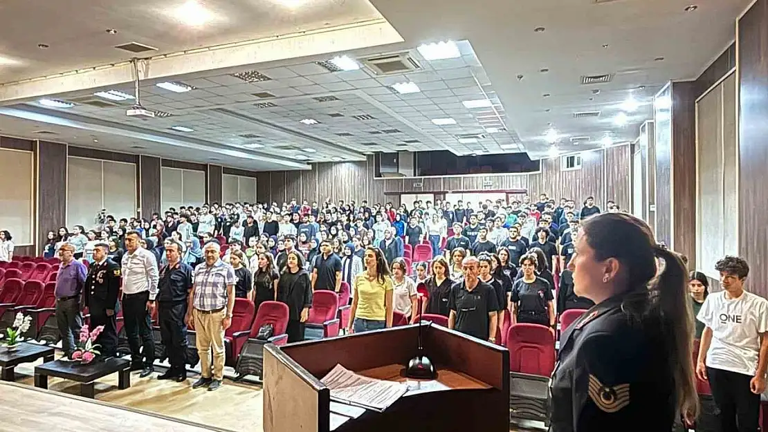 Jandarma anlattı, liseli gençler daha yakından tanıdı