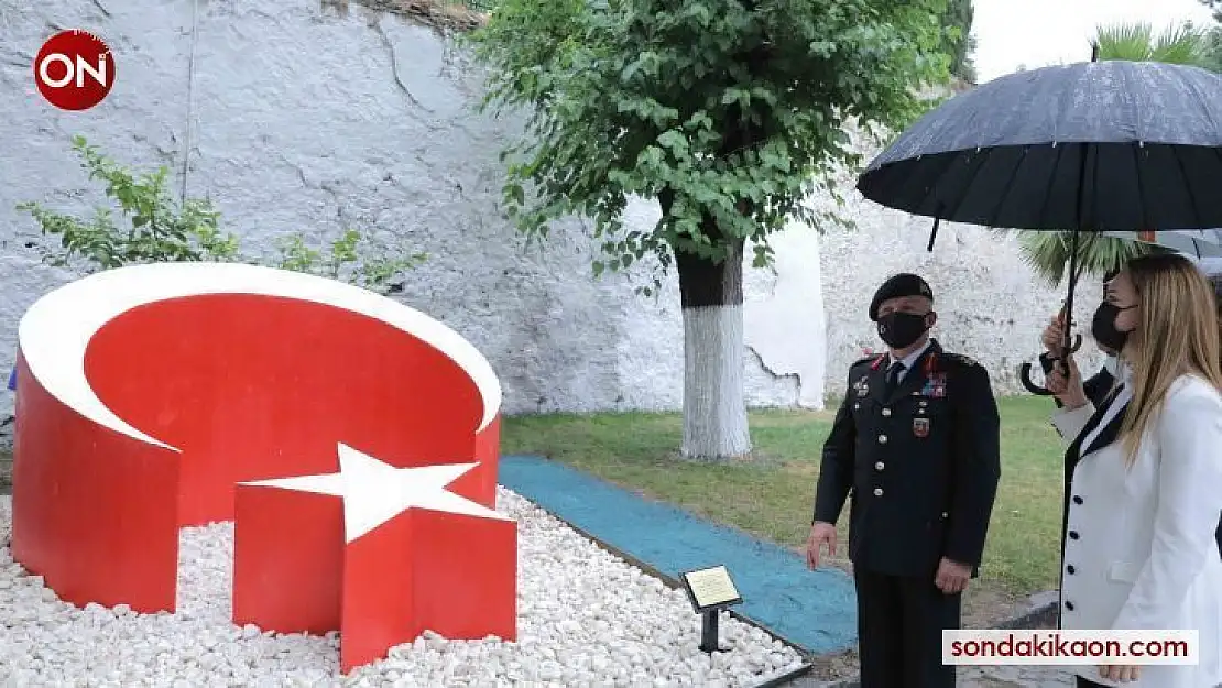 Jandarma'dan DEÜ'ye anlamlı emanet