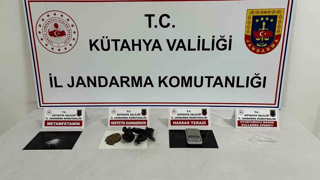 Jandarma'dan uyuşturucu operasyonu, 3 kişi tutuklandı