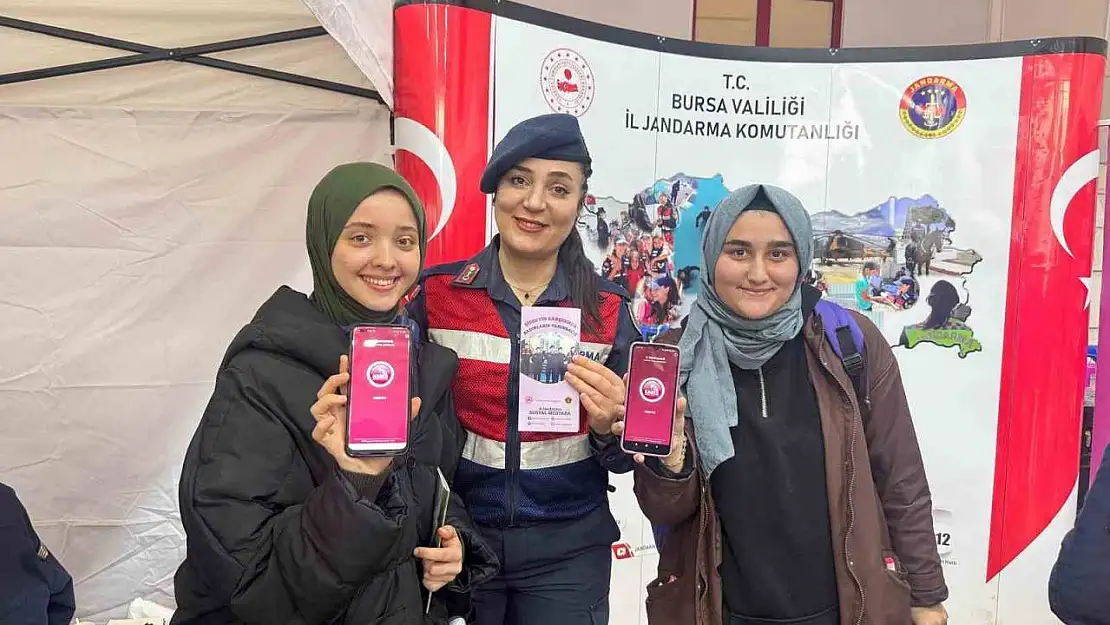 Jandarma, gençlere KADES ve şiddete karşı mücadele eğitimi verdi