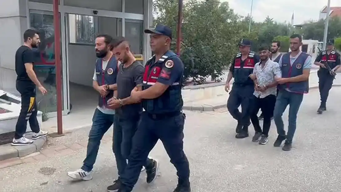 Jandarma sosyal medyadan video paylaşan hırsızları 'Yapıştır'dı