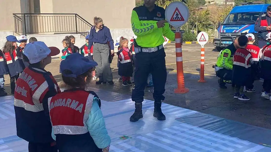 Jandarmadan Çine'de trafik eğitimi